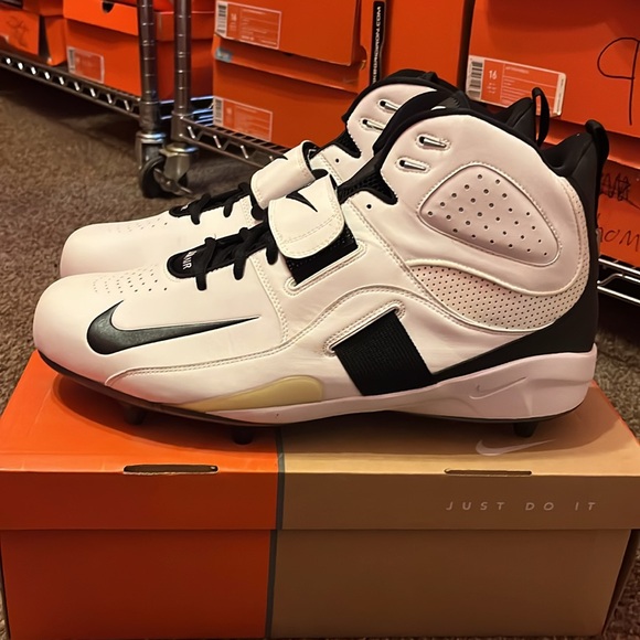 Nike air zoom boss d football cleats white / black 310954 101 88472647114214 15w